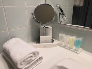 Фото номера Двухместный номер «Комфорт» с 2 отдельными кроватями Отель Hotel Kauppi г. Тампере 6