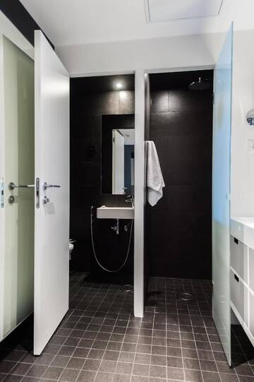 Фото номера Двухместный номер с 2 отдельными кроватями Отель Solo Sokos Hotel Torni Tampere г. Тампере 5