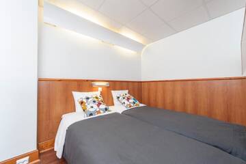 Фото номера Трехместный номер c 3 односпальными кроватями Апарт-отели Forenom Aparthotel Tampere г. Тампере 4