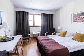 Фото номера Двухместный номер с 2 отдельными кроватями Отель Hotel Hermica г. Тампере 6