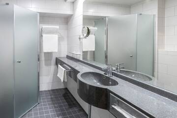 Фото номера Стандартный двухместный номер с 2 отдельными кроватями Отель Scandic Tampere City г. Тампере 5